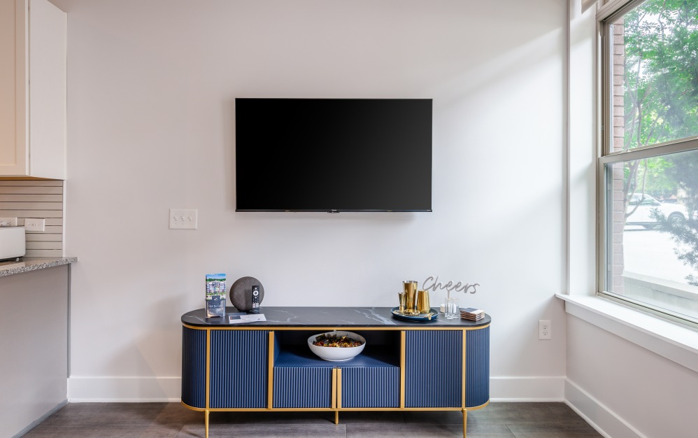 Sheer (S1) - Studio floorplan layout with 1 bathroom and 592 square feet (Floor 6)